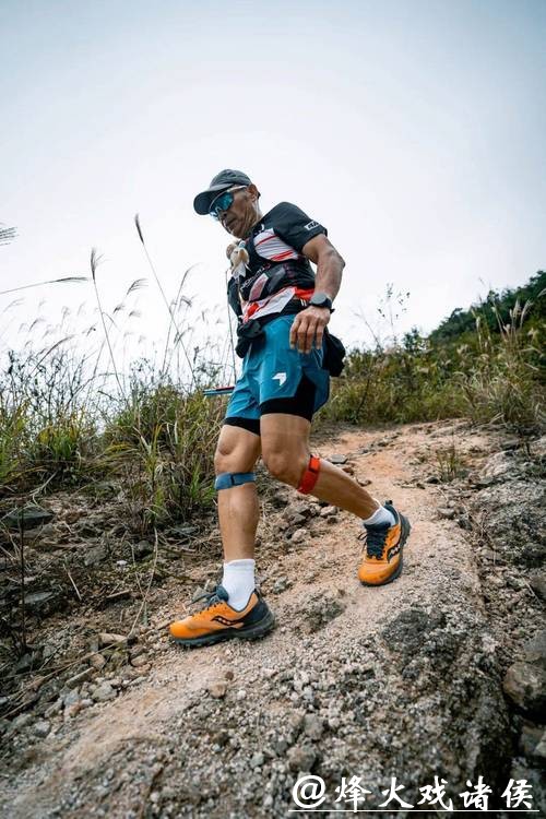 在海拔48米的“山”上跑越野?来看都市跑团如何“整活儿” 在海拔48米的“山”上跑越野?来看都市跑团如何“整活儿”