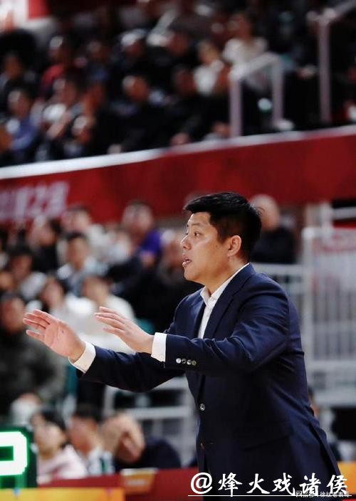 迪亚洛遭遇严厉防守,潘江被迫卸任,双方6人技术犯规,深圳豪取三连胜 迪亚洛遭遇严厉防守,潘江被迫卸任,双方6人技术犯规,深圳豪取三连胜
